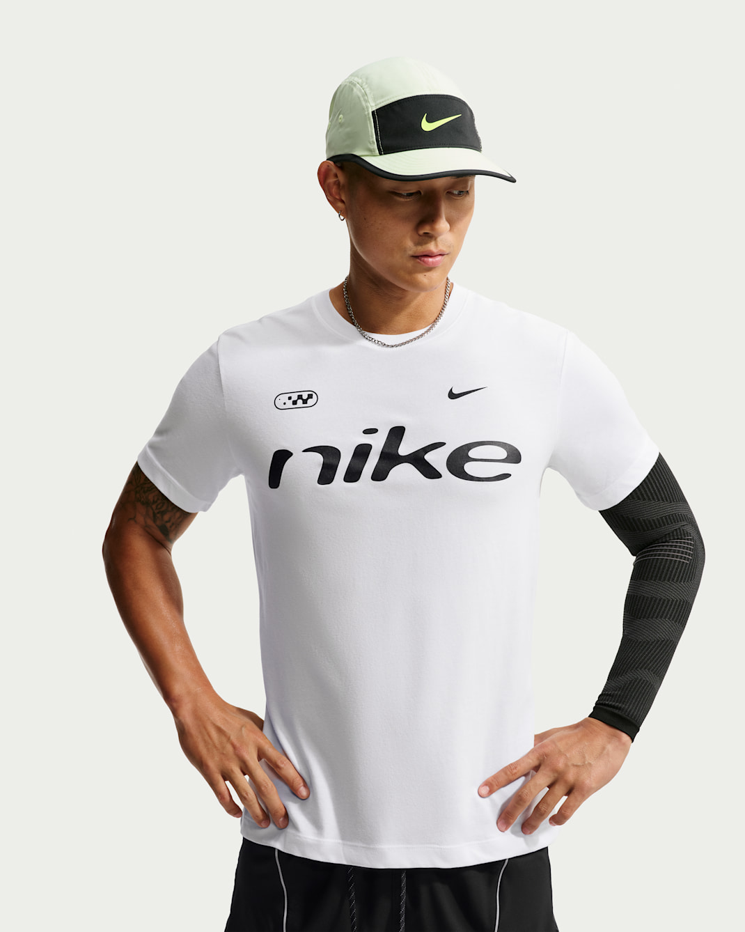 Nike 男款 Dri-FIT 跑步 T 恤 - 白色