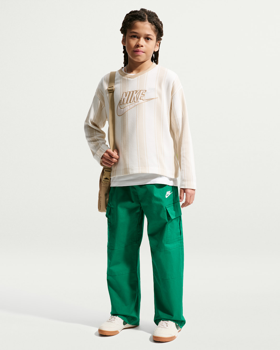Pants cargo de tejido Woven para niños talla grande Nike Sportswear Club - Malaquita/Blanco