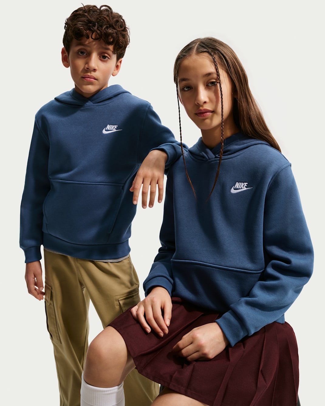 Mikina Nike Sportswear Club Fleece s kapucí pro větší děti - Mystic Navy/Bílá