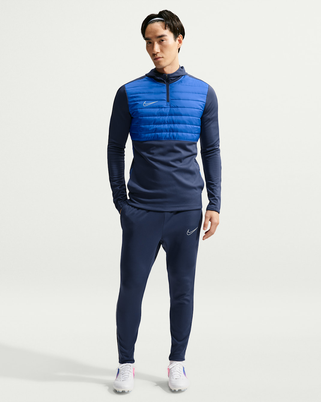 Nike Academy Winter Warrior Men's Therma-FIT Football Pants - Midnight Navy/Game Royal
