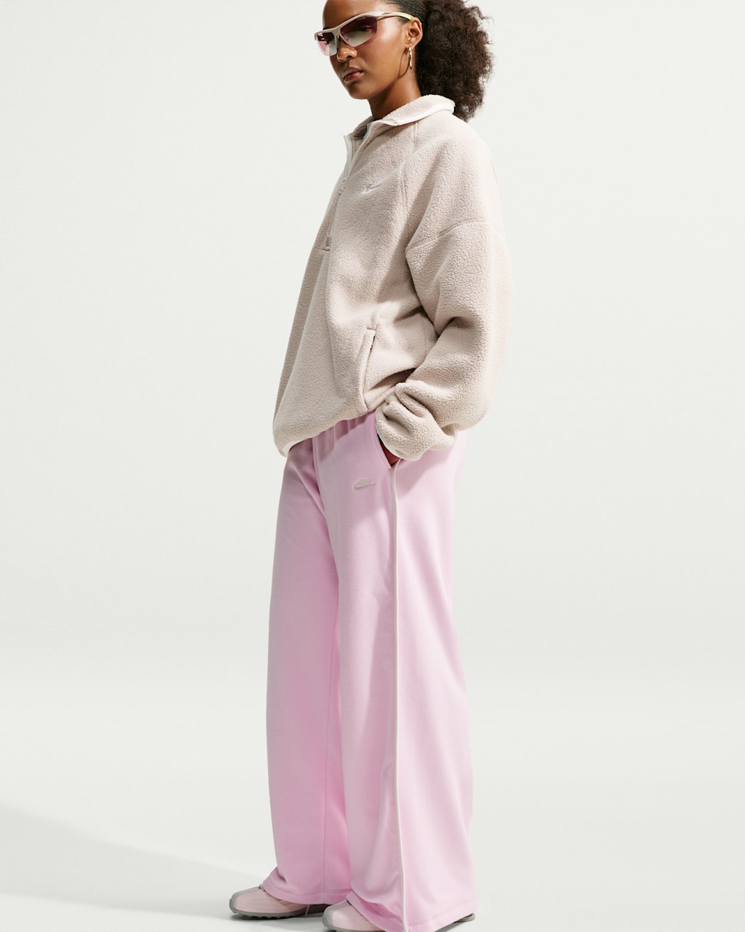 Nike Sportswear Women's Therma-FIT Mid-Rise Open-Hem Pants