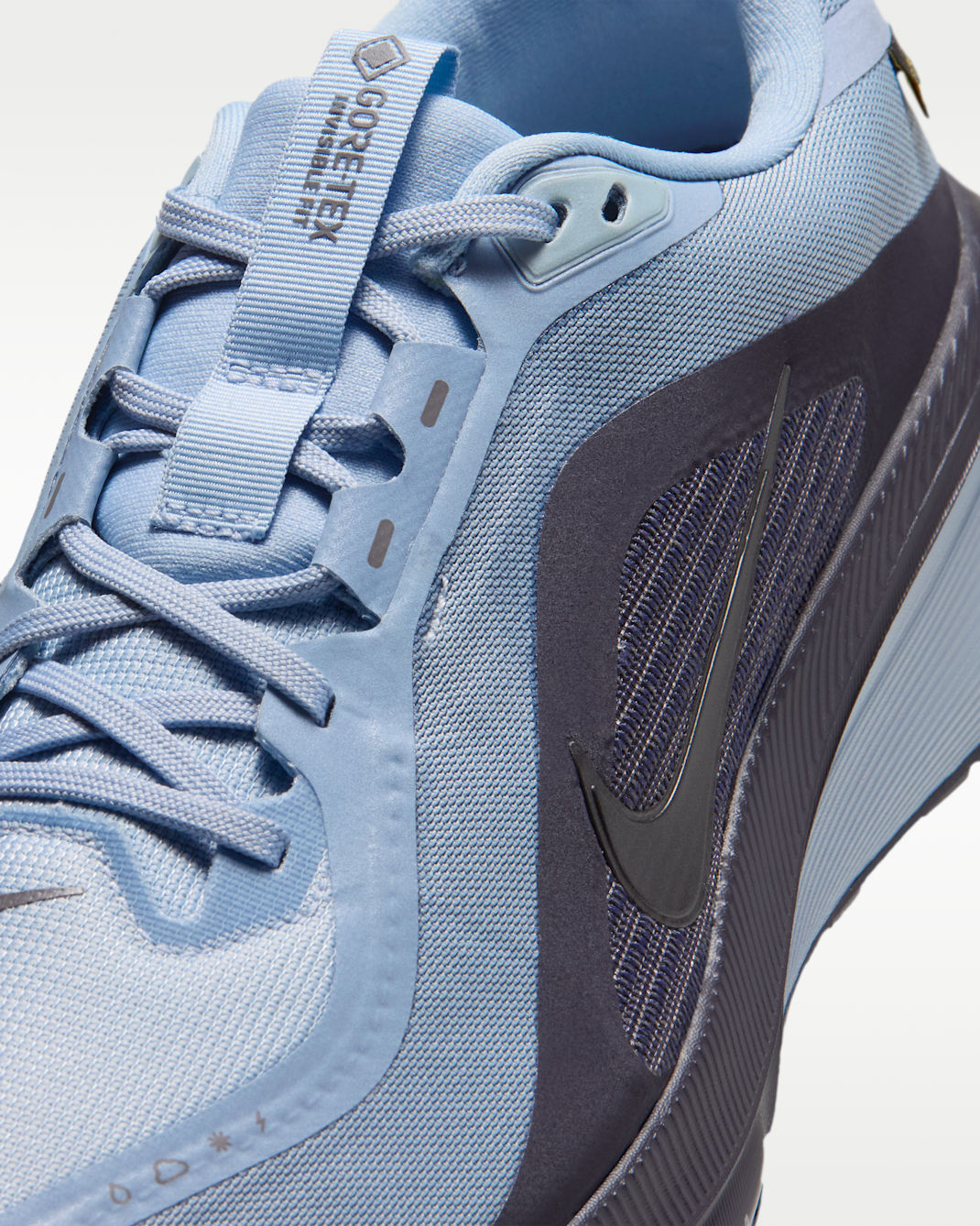 Nike Pegasus 42 GORE-TEX Men's Waterproof Road Running Shoes