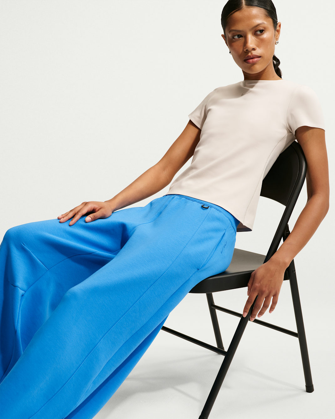 Nike 24.7 ImpossiblySoft Women's High-Waisted Wide-Leg Pants