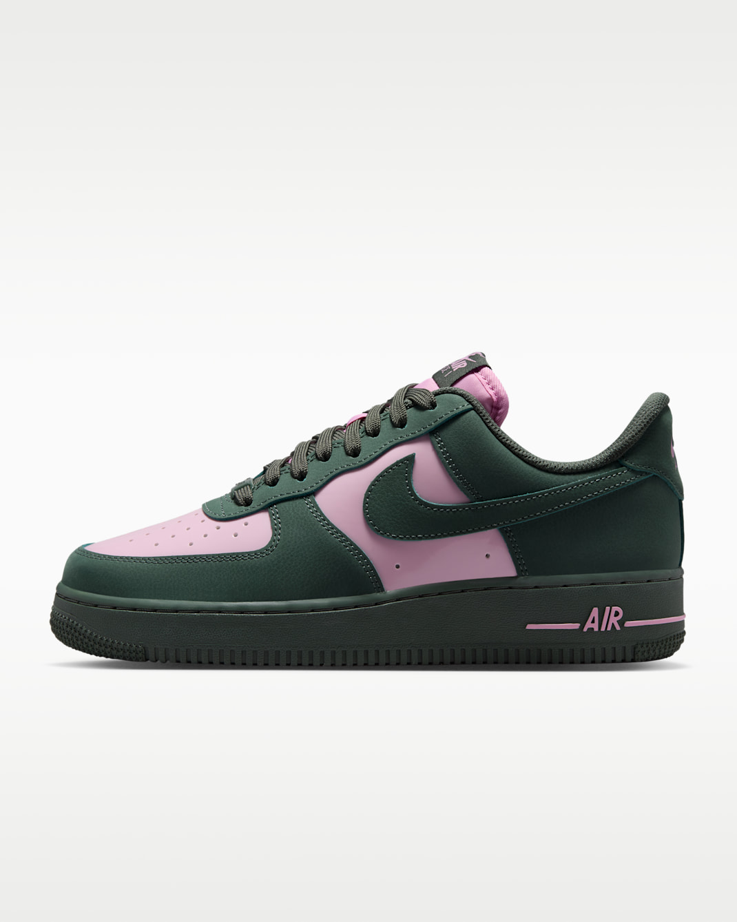 Chaussure Nike Air Force 1 '07 SE pour femme - Camo Green/Pink Rise/Camo Green