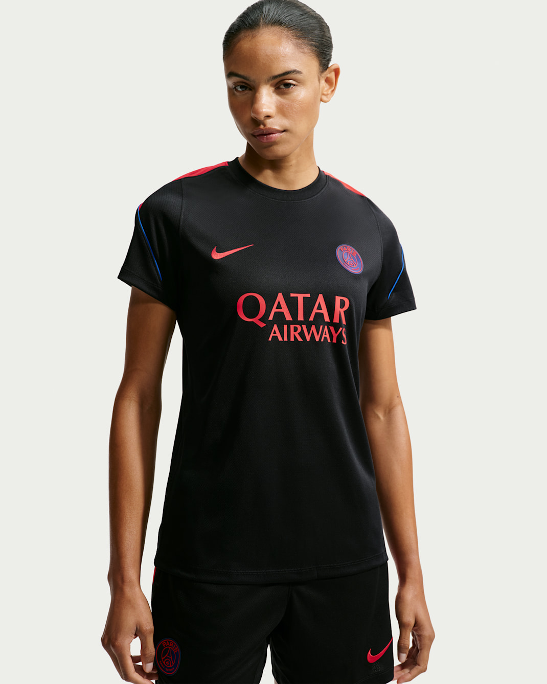 Kortärmad fotbollströja Paris Saint-Germain Strike Nike Dri-FIT för kvinnor - Svart/Hyper Royal/Global Red/Global Red