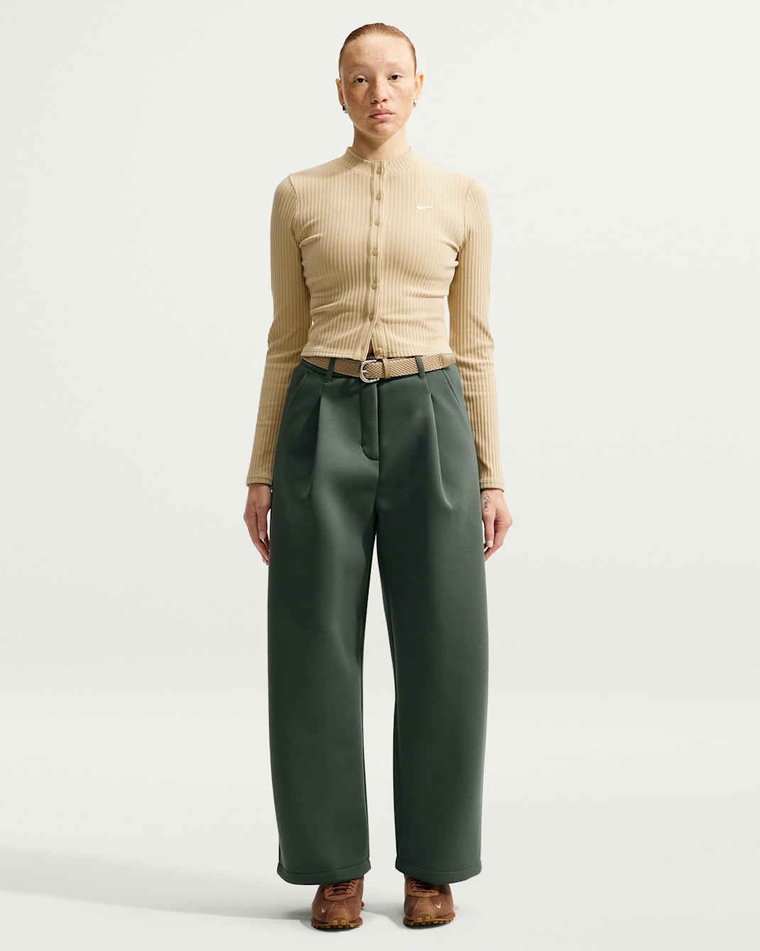 Nike Pre-game Fleece Women's Loose Mid-Rise Trousers - Camo Green/Camo Green