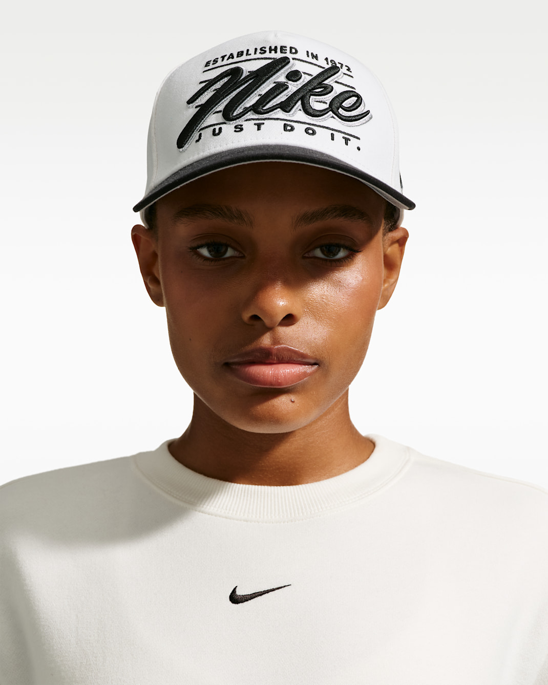 Nike Rise Structured A-Frame Cap - White/Black/Light Smoke Grey/Metallic Silver