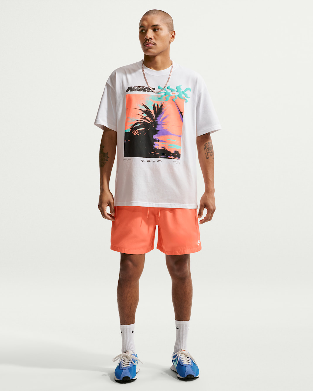 Nike Club Men's Woven Flow Shorts - Orange Frost/White