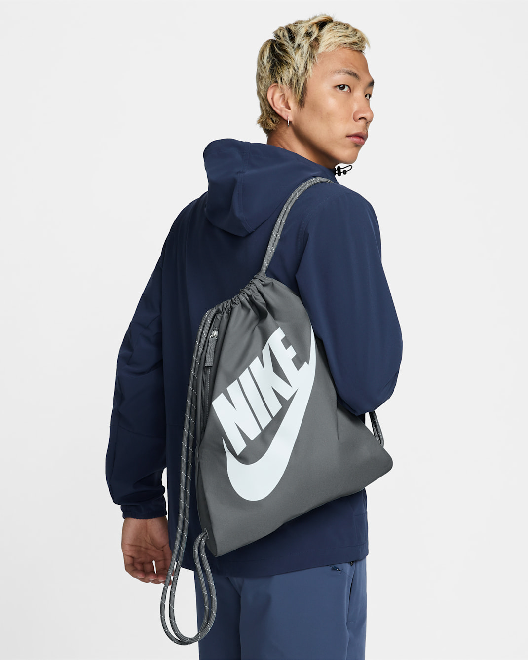 Sacca con laccetti Nike Heritage (13 l) - Smoke Grey/Smoke Grey/Summit White