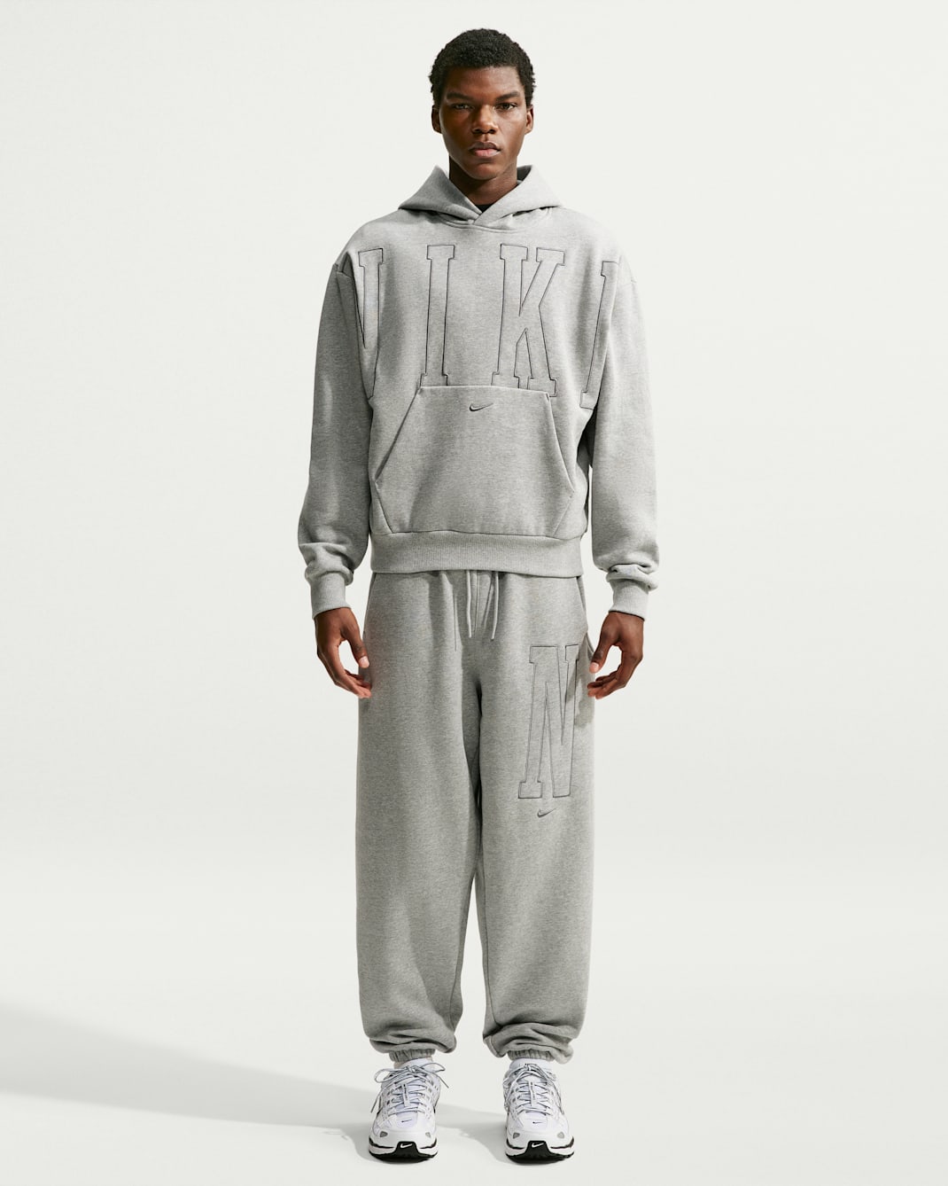 Nike Solo Fleece Men's Loose Cuffed Trousers - Dark Grey Heather/Smoke Grey