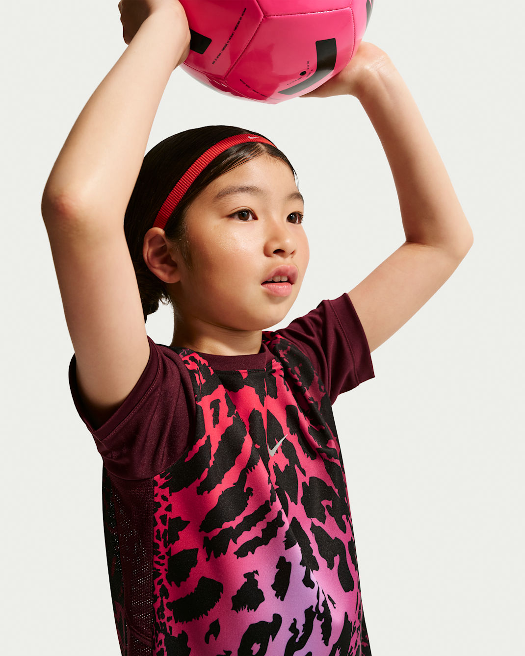 Nike United Academy Big Kids' (Girls') Dri-FIT Soccer Short-Sleeve Top