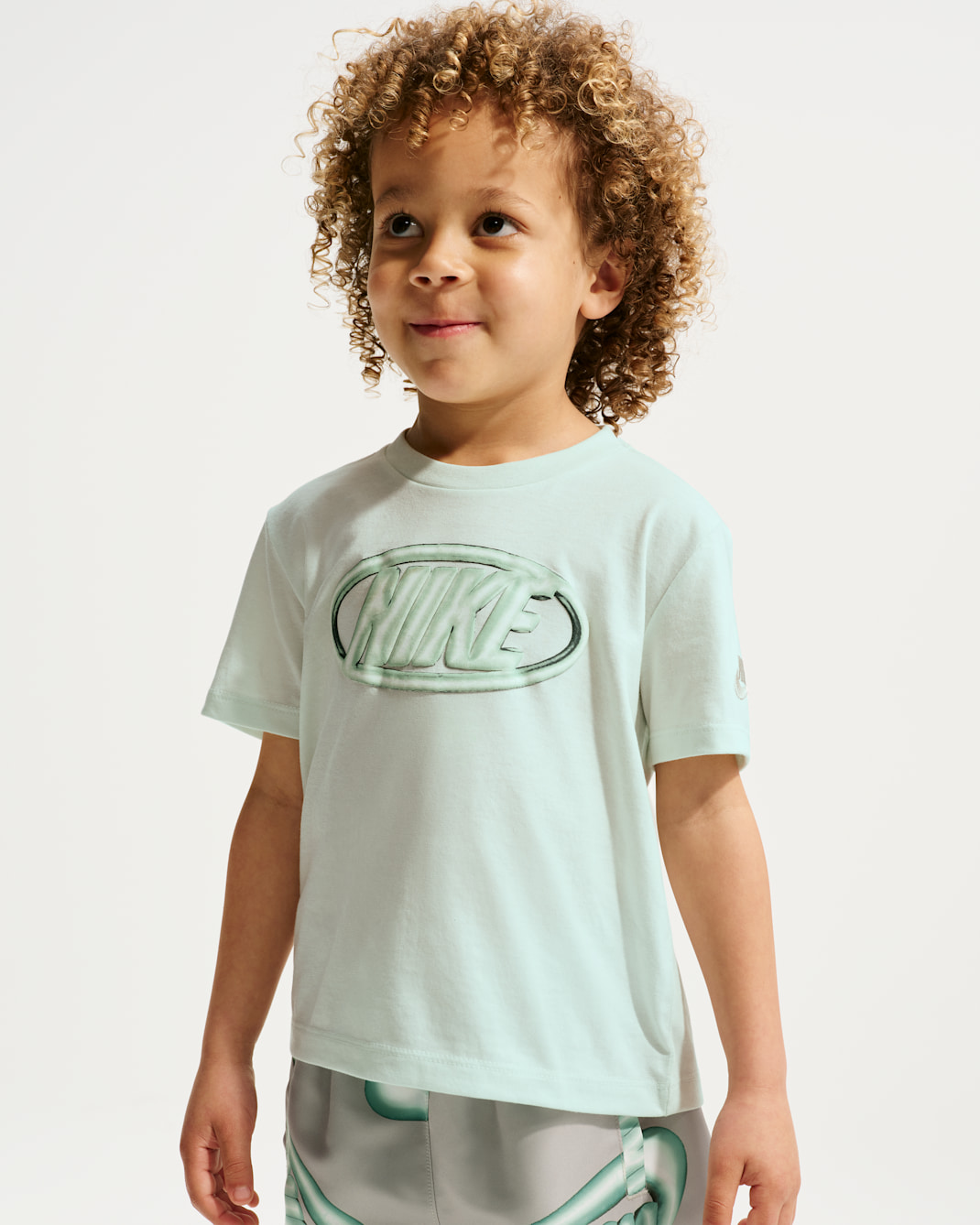 Nike Sportswear Club Toddler 2-Piece Floatie T-Shirt and Shorts Set