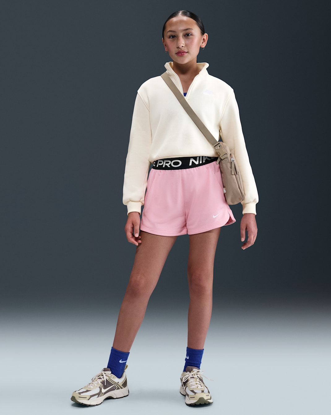 Shorts Dri-FIT para niña talla grande Nike Pro Fleece - Rosa suave medio/Rosa suave medio/Negro/Blanco