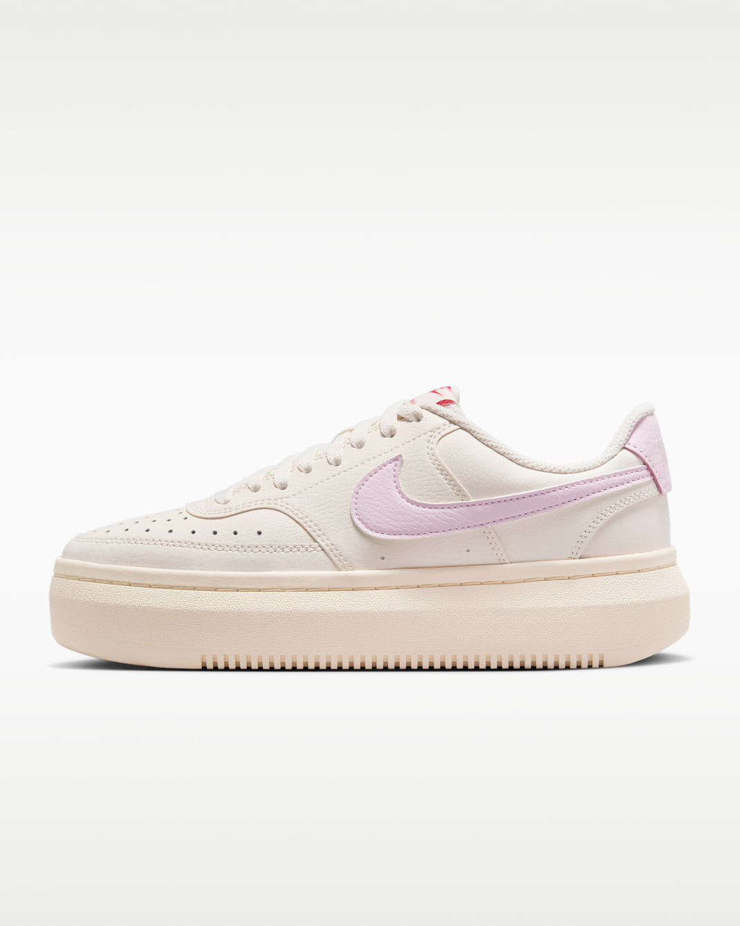Tenis para mujer Nike Court Vision Alta - Vela/Marfil pálido/Carmesí claro/Espuma rosa