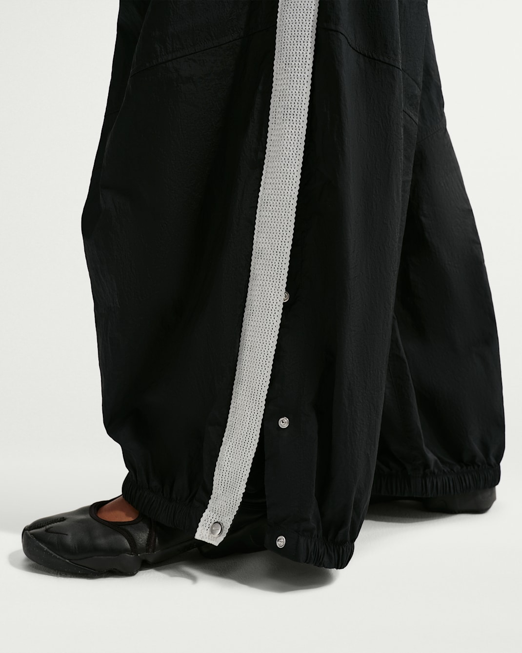 Nike Sportswear Women's Oversized High-Waisted Balloon Track Pants