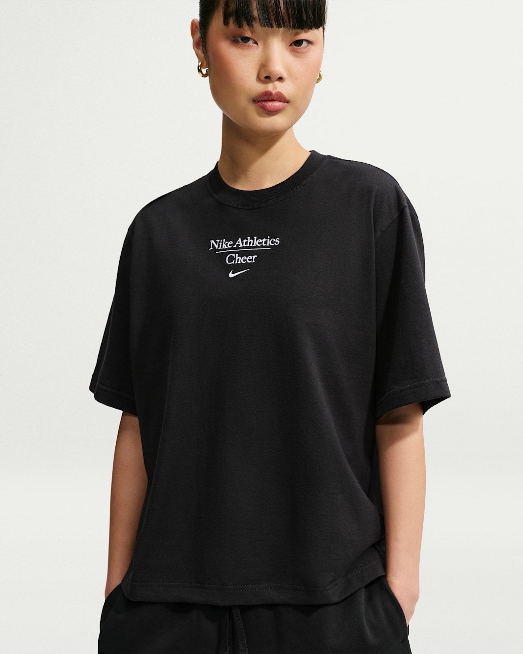 Playera de corte cuadrado para mujer Nike Cheer - Negro