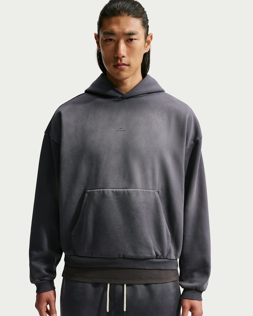Sudadera con gorro de básquetbol sin cierre cepillada y gruesa para hombre Nike Standard Issue - Negro/Marfil pálido/Negro