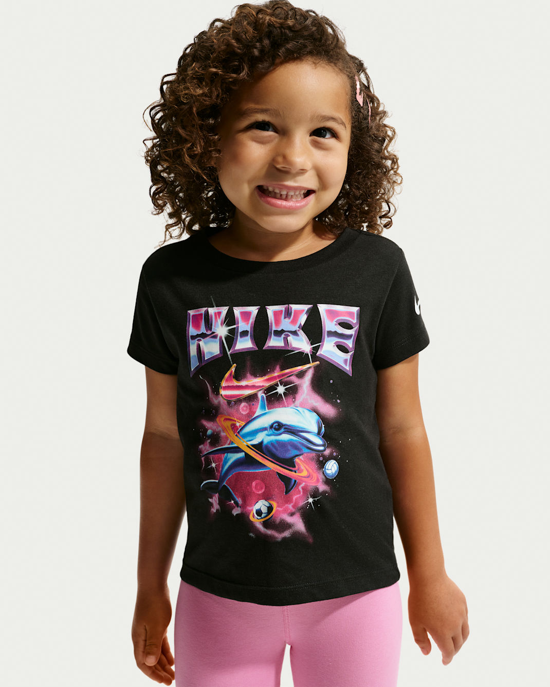 Playera infantil con gráfico de delfín Nike - Negro