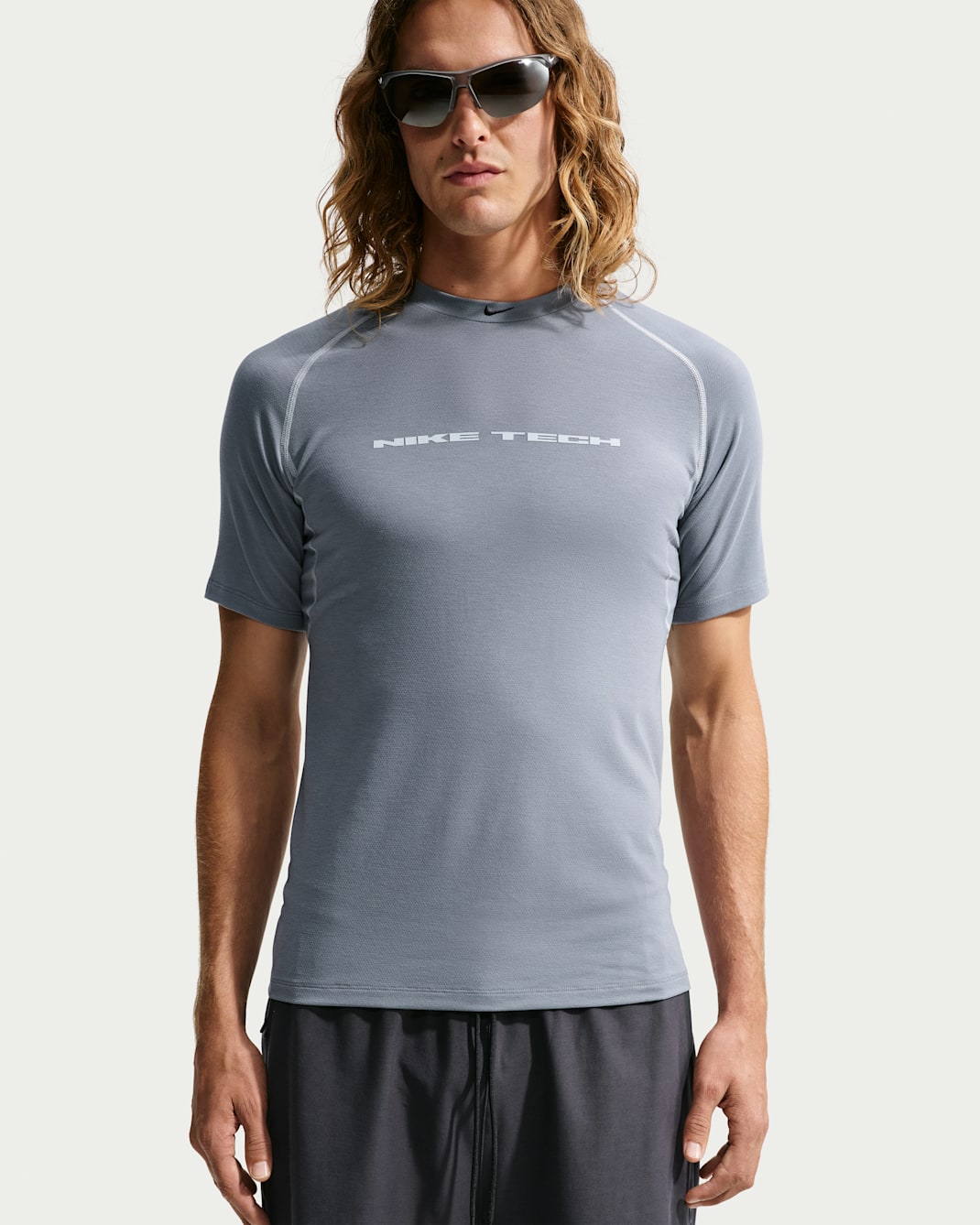 Nike Tech Dri-FIT Kurzarmshirt (Herren) - Cool Grey/Wolf Grey/Schwarz