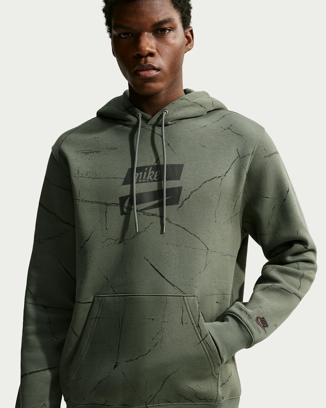 Sudadera con gorro sin cierre de tejido Fleece para hombre Nike Club - Verde camuflaje/Verde camuflaje/Negro