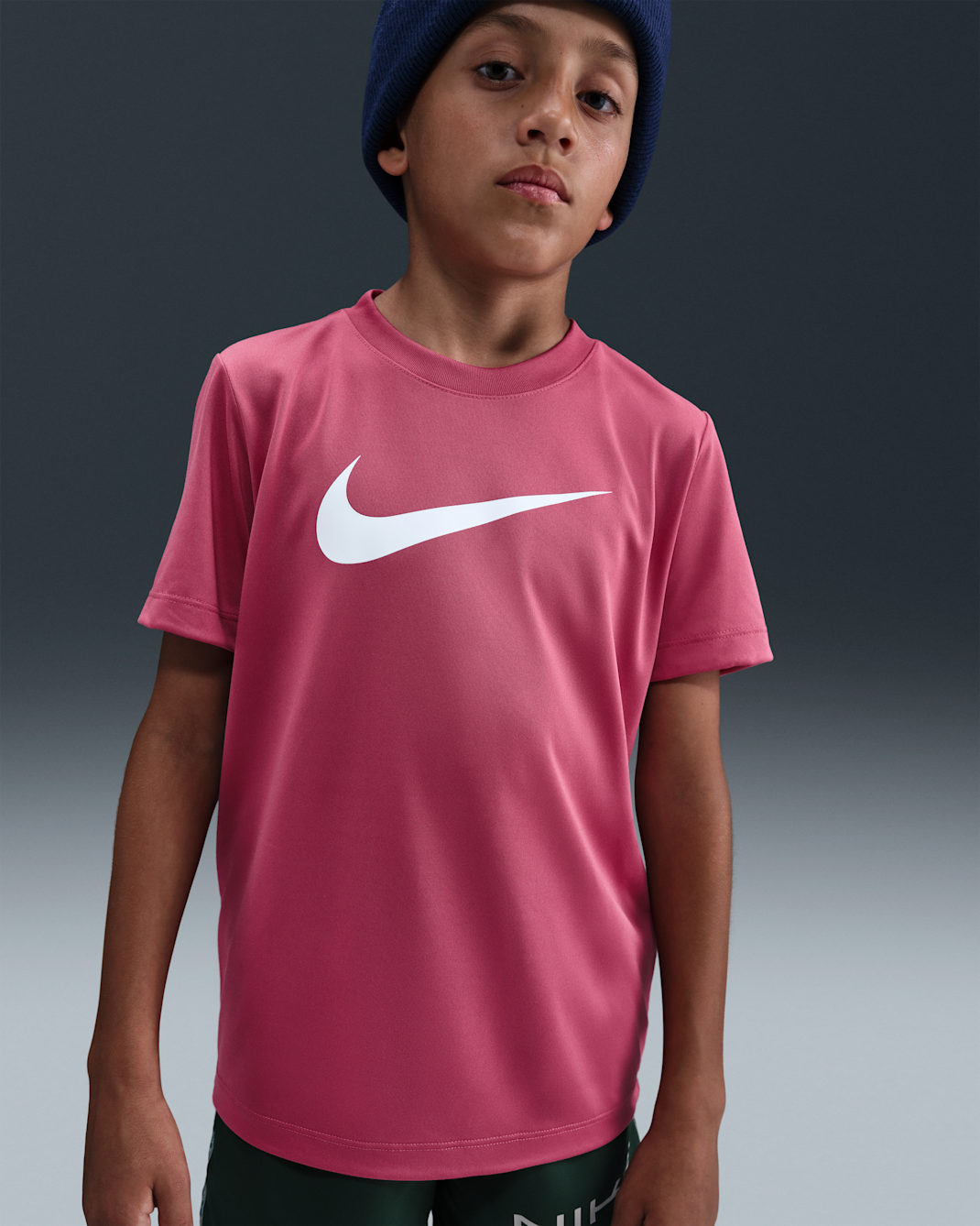 Playera Dri-FIT para niños talla grande Nike Legend - Remolacha dulce