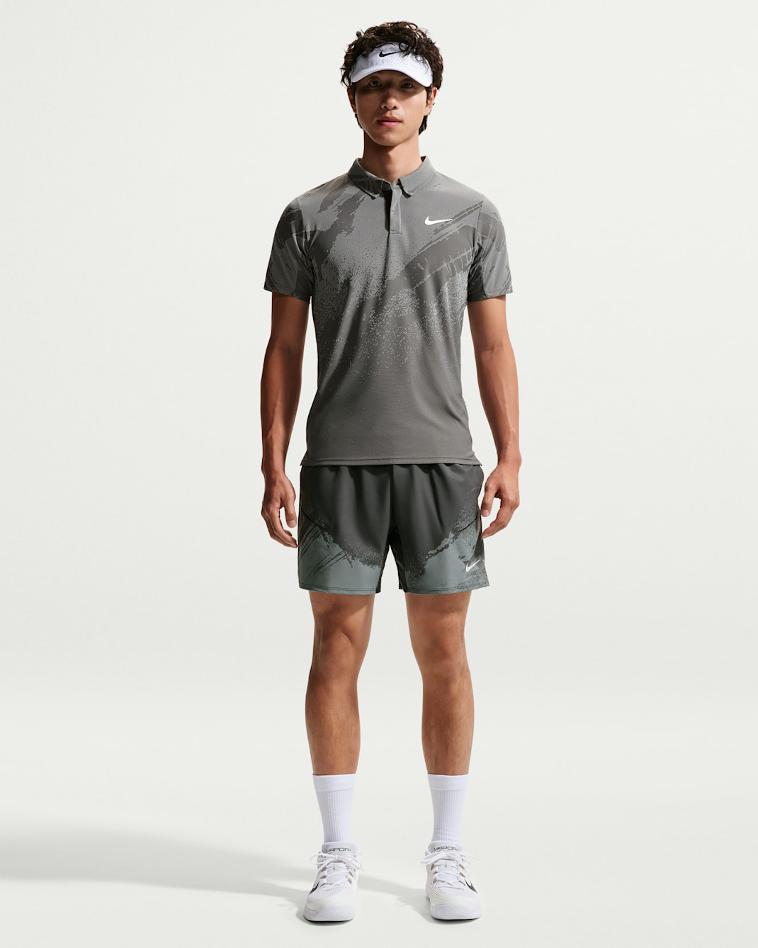 ナイキコート スラム メンズ Dri-FIT テニスショートパンツ - アンスラサイト/クールグレー/ホワイト
