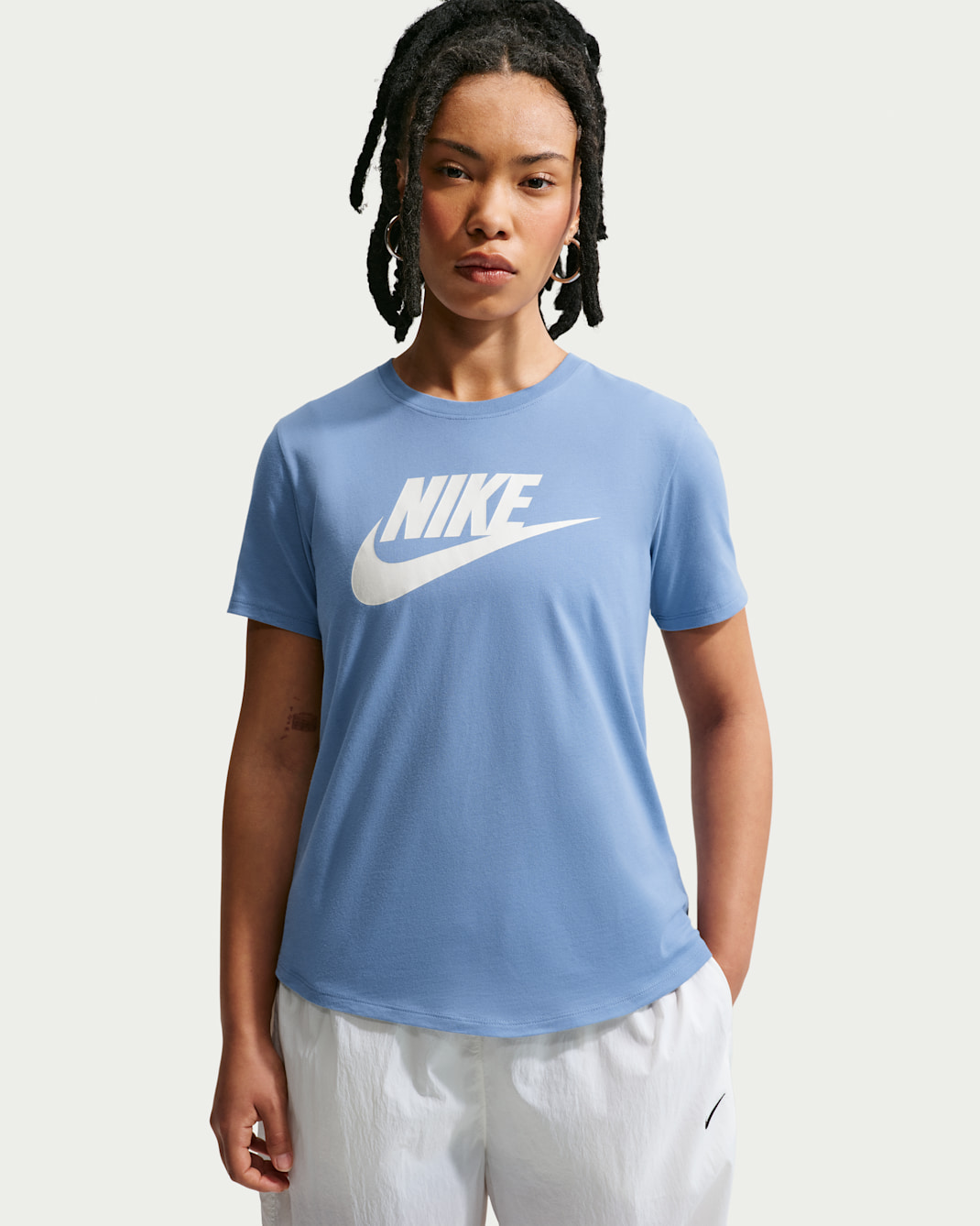 Playera con logotipo para mujer Nike Sportswear Essentials - Azul de trabajo