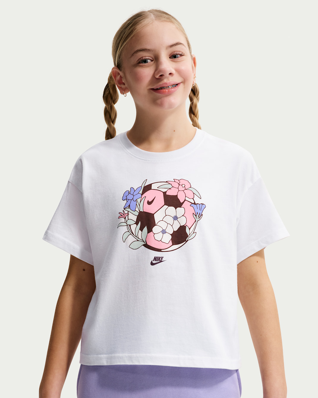 Nike Sportswear Essentials Big Kids' (Girls') Boxy T-Shirt - White