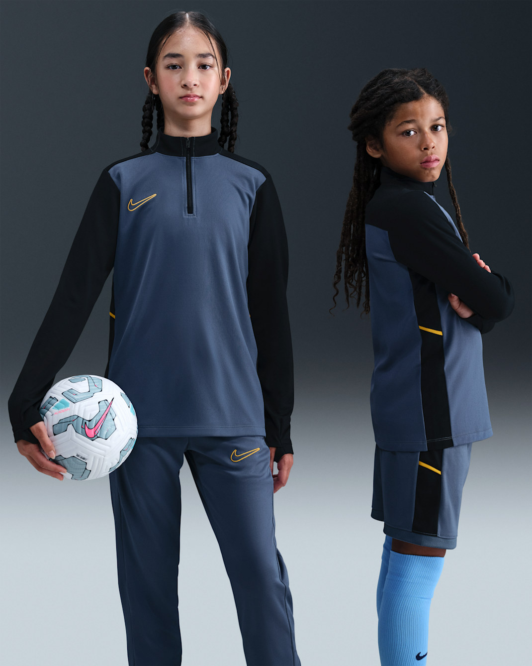 Nike Academy Older Kids' Dri-FIT Long-Sleeve 1/4-Zip Football Drill Top - Diffused Blue/Black/University Gold