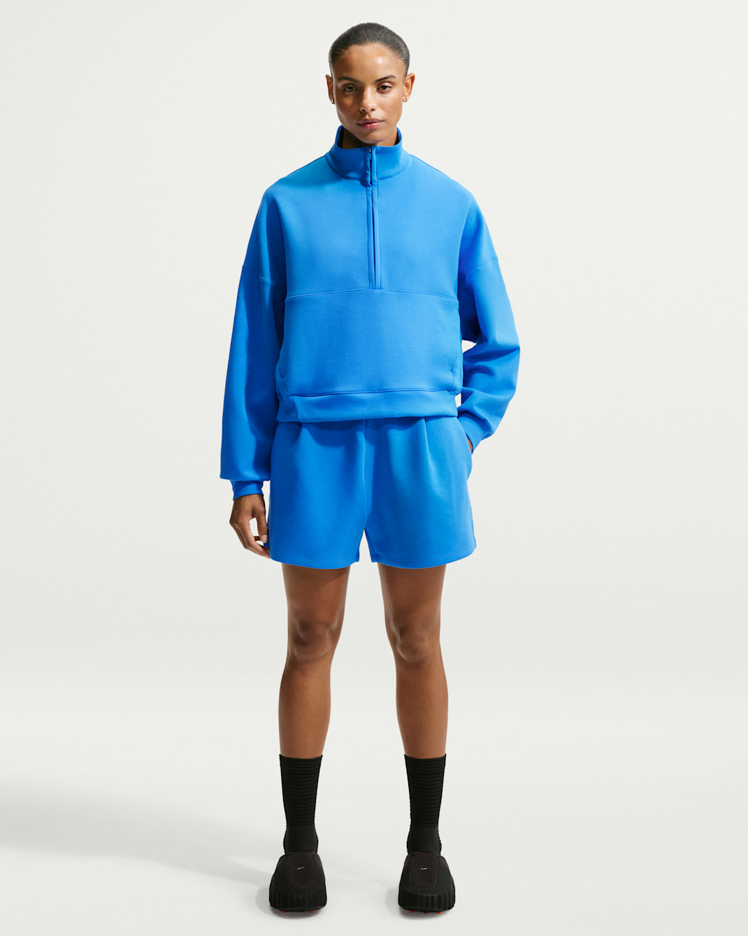 Nike 24.7 ImpossiblySoft Women's Dri-FIT Mid-Rise Loose 4" Shorts - Light Photo Blue/Brilliant Blue