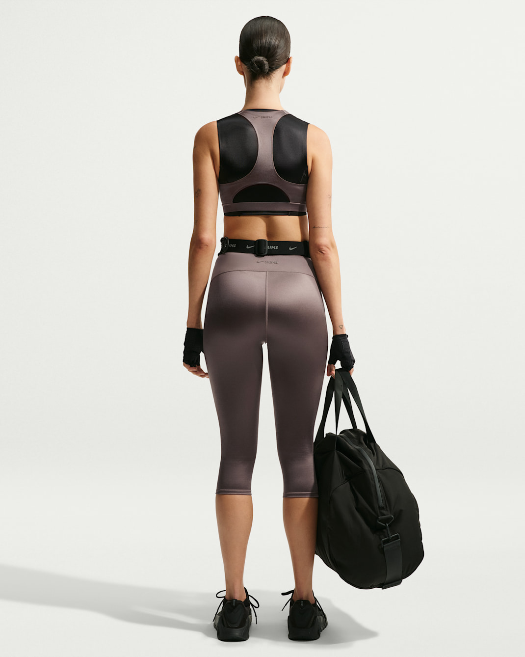 NikeSKIMS Satin Shine Women's High-Waisted 17" Leggings with Drawcord