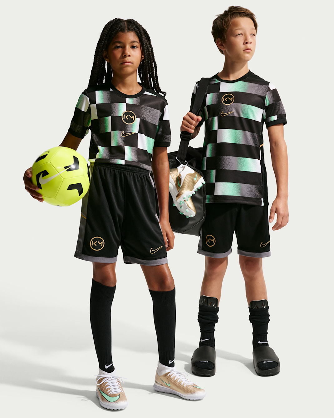 Kylian Mbappé Academy Older Kids' Nike Dri-FIT Football Shorts - Black/Smoke Grey/Metallic Gold