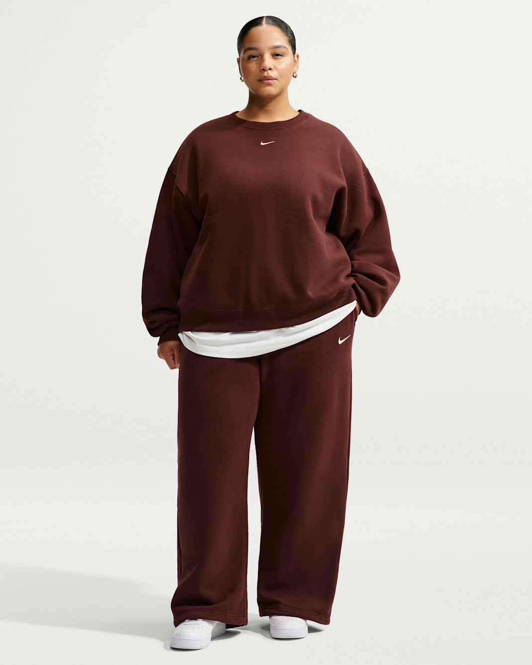 Pants de tiro medio y pierna amplia para mujer Nike Studio Fleece Medium Weight - Dátil místico/Vela