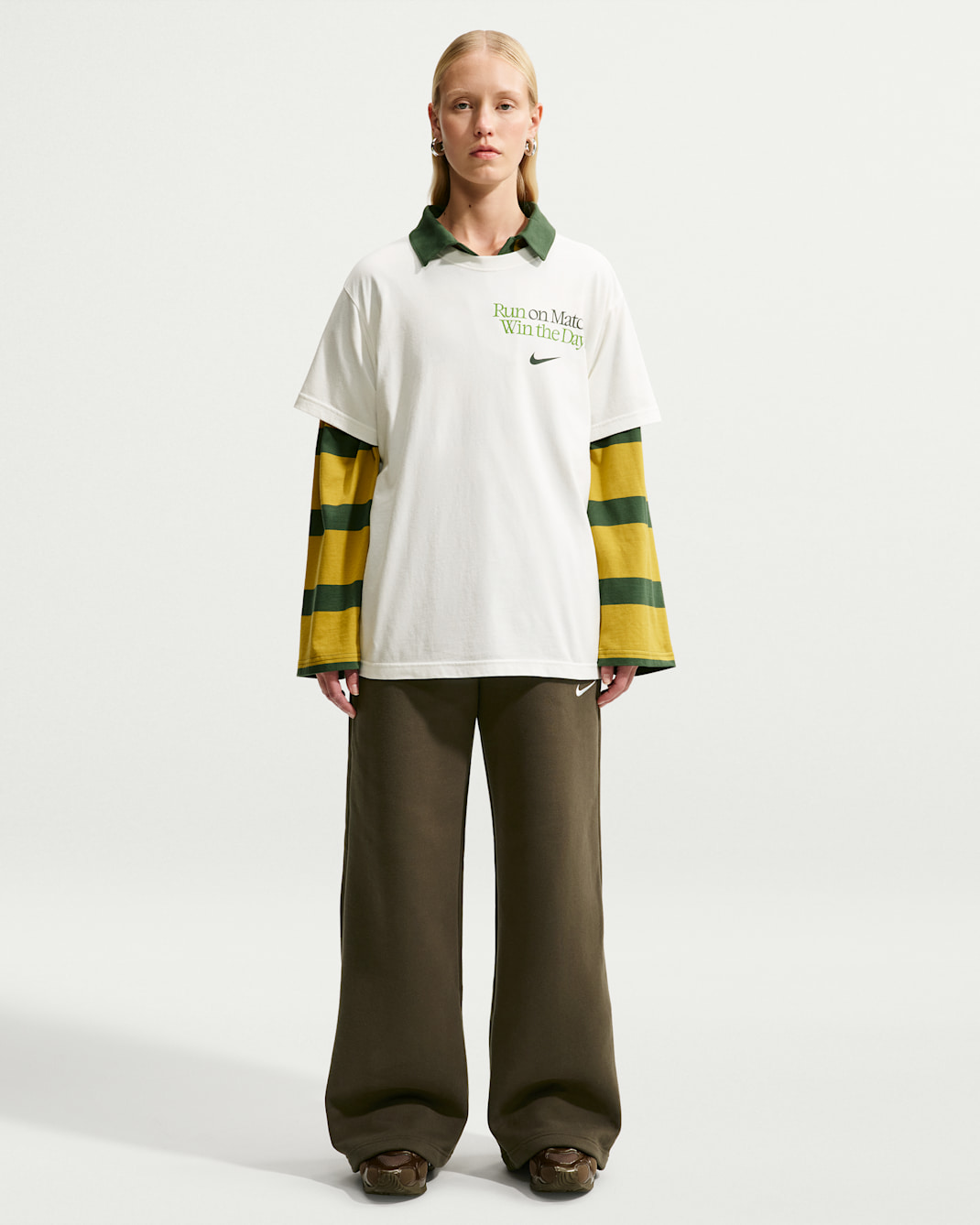 Nike Studio Fleece Medium Weight Women's Mid-Rise Wide-Leg Pants - Dark Hazel/Sail