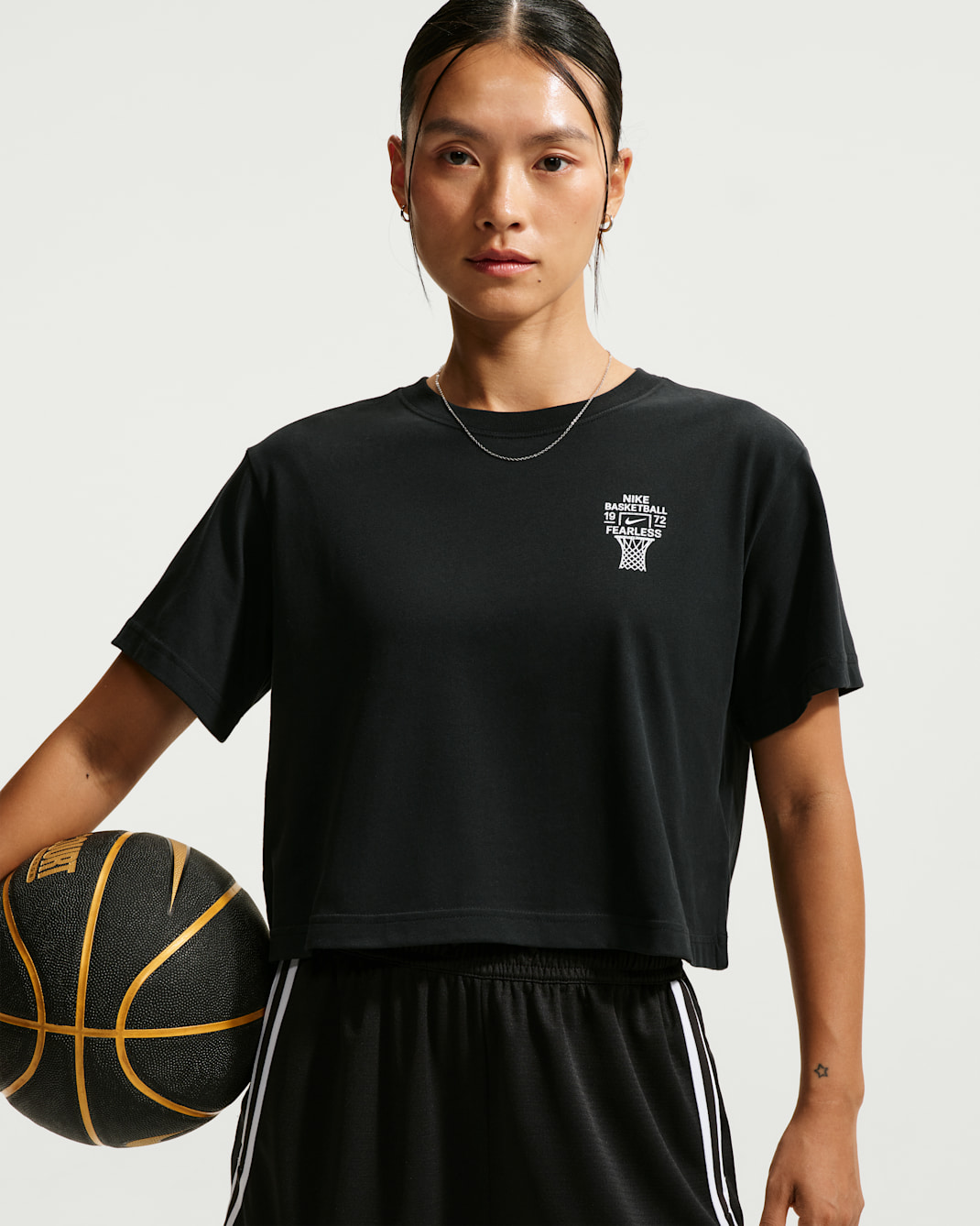 Nike Move 女款 Dri-FIT T 恤 - 黑色