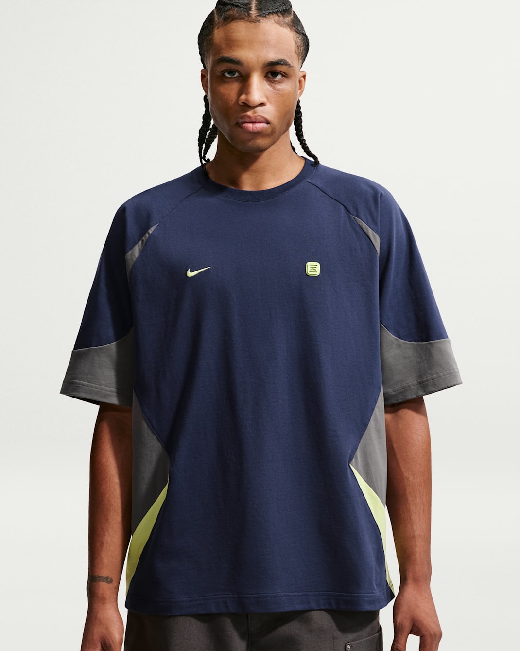 Kortärmad tröja Nike Sportswear för män - Midnight Navy/Iron Grey/Light Lemon Twist