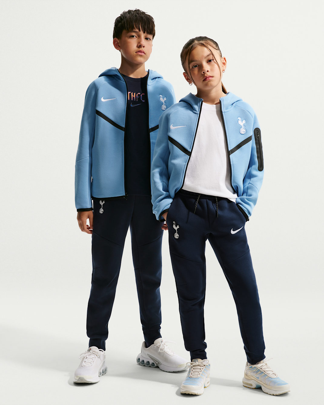 Tottenham Hotspur Tech Fleece Older Kids' (Boys') Nike Football Trousers - Obsidian/White