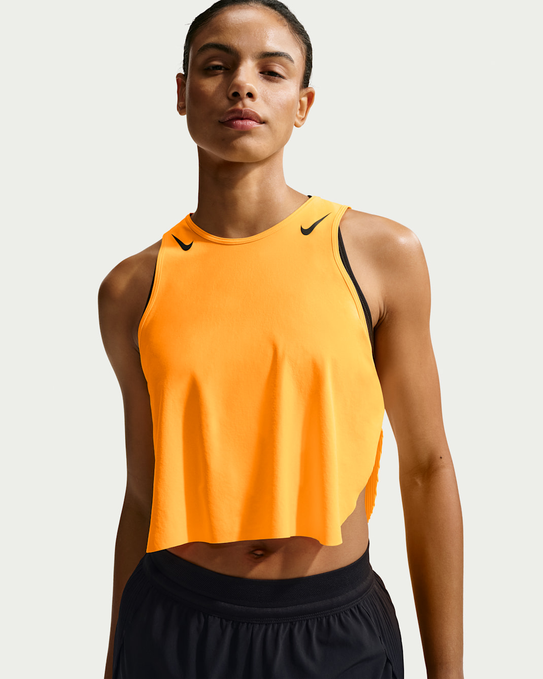 Camiseta de tirantes de correr Dri-FIT ADV cropped Nike AeroSwift - Naranja láser/Negro