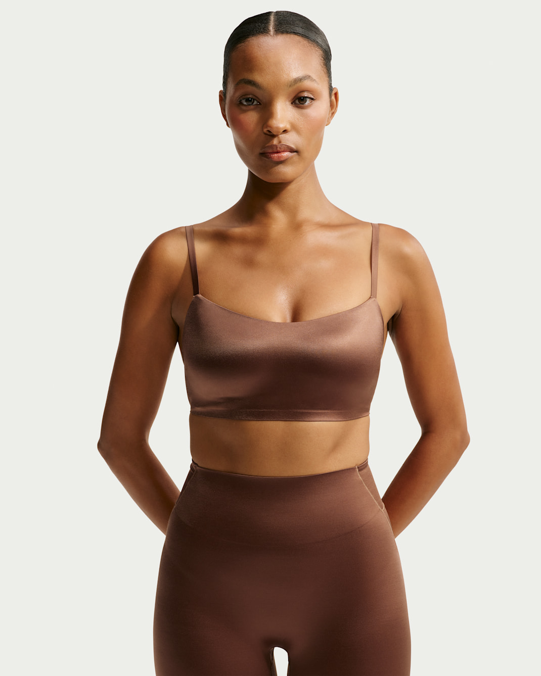 NikeSKIMS Satin Shine Sujetador de cuello redondo Cami - Mujer - NSKM Carob Brown