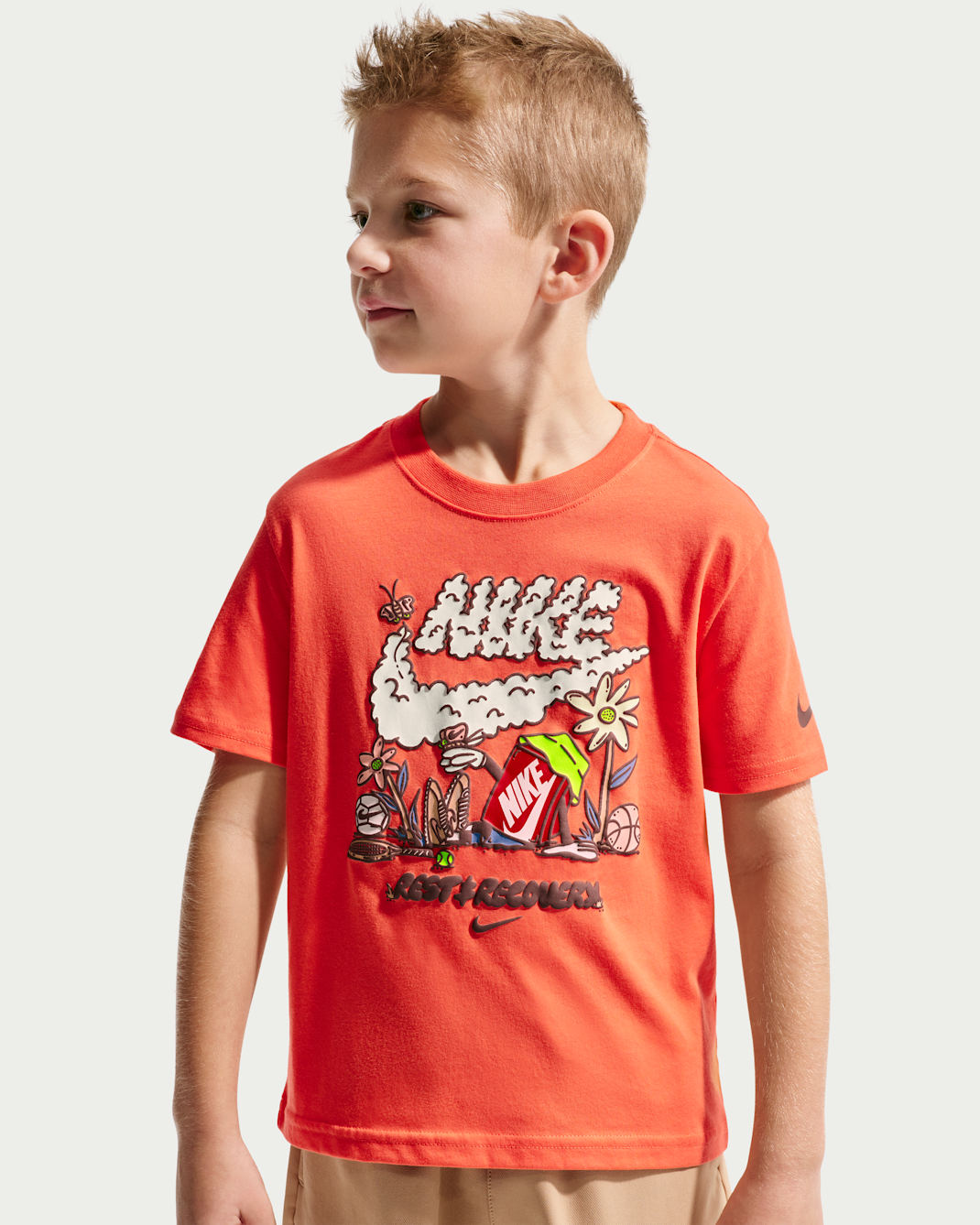 Playera para niños talla pequeña Nike "Rest And Recovery" - Naranja césped