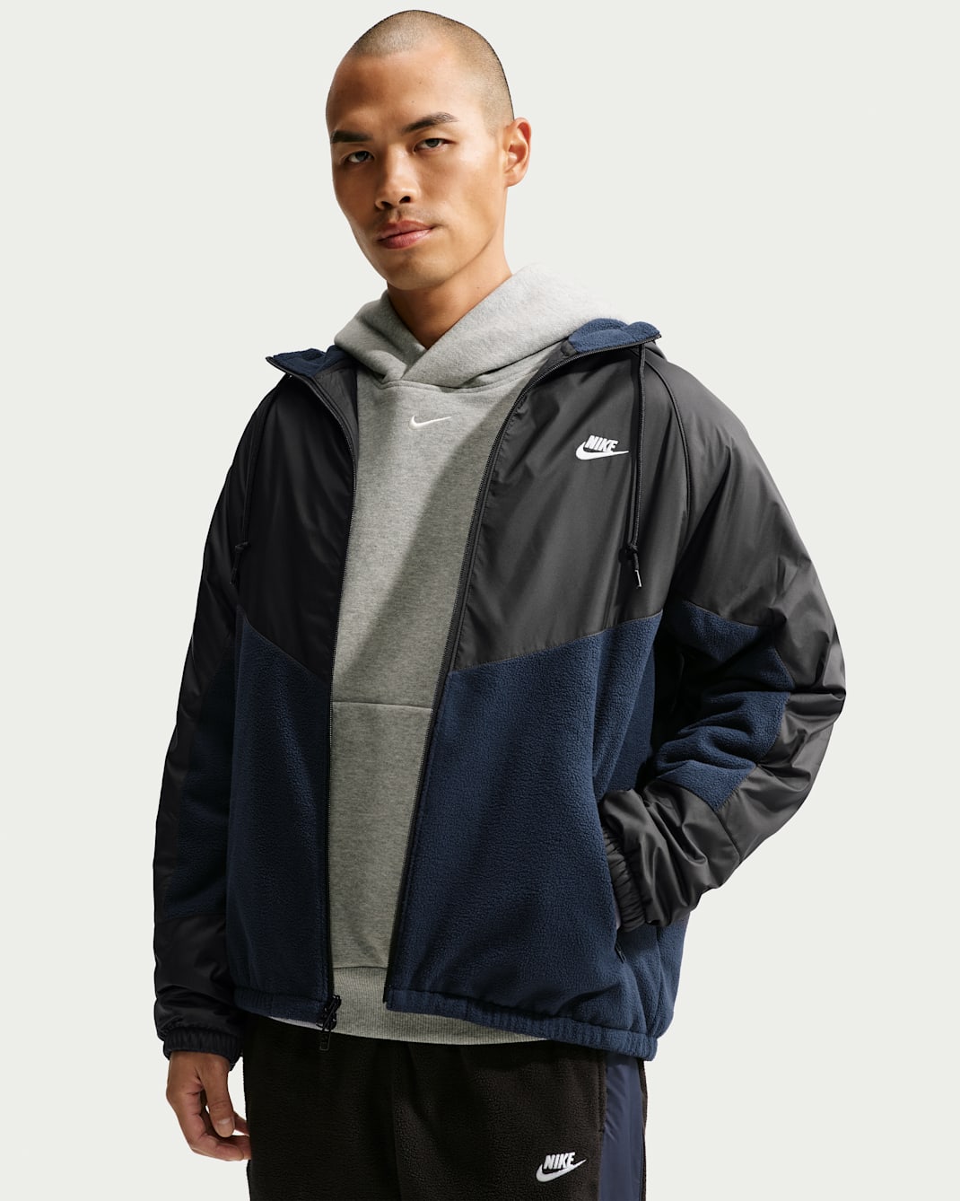 Chamarra Therma-FIT holgada de cierre completo para hombre Nike Windrunner - Negro/Obsidiana/Blanco
