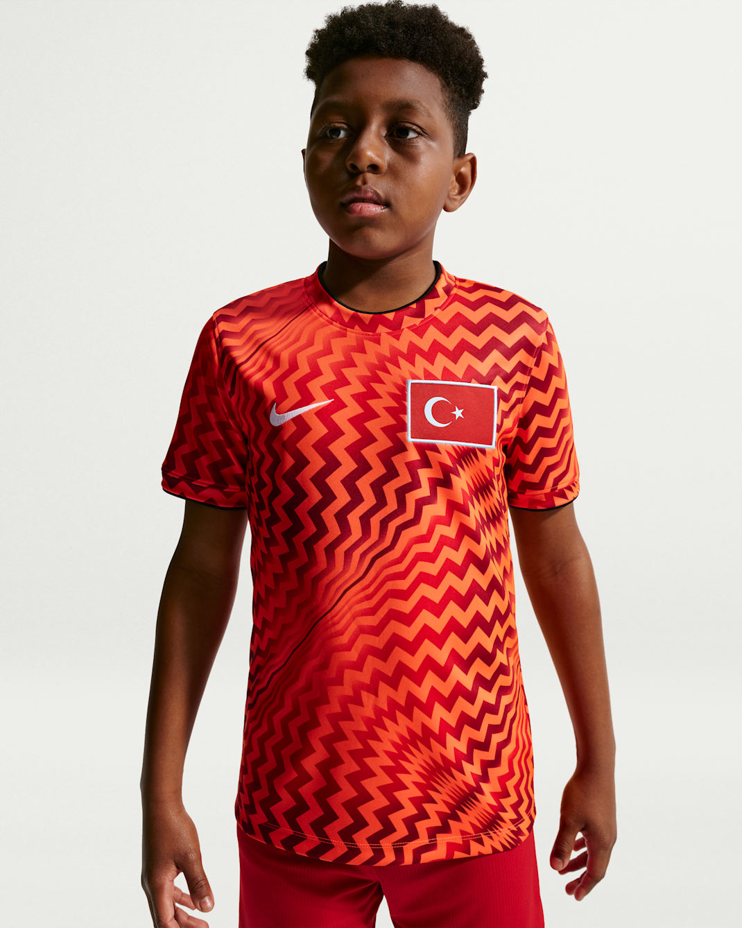 Tyrkiet 2026 Pre-Match Kortærmet Nike Dri-FIT Football-opvarmningstrøje til større børn - Bright Crimson/University Red/hvid