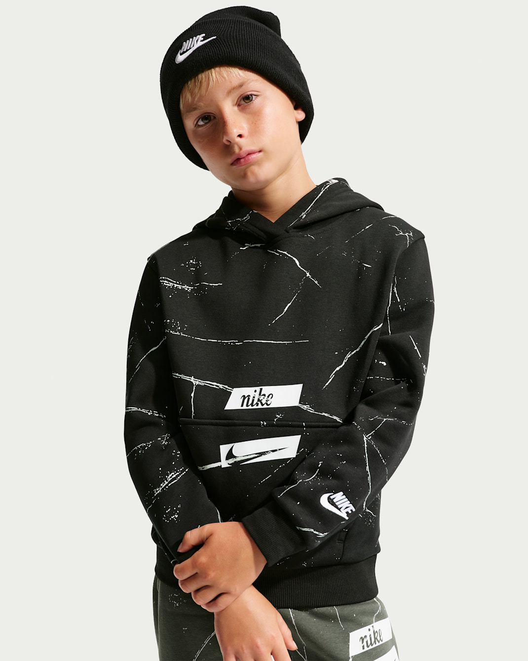 Nike Sportswear Club Big Kids' Pullover Hoodie - Black/White