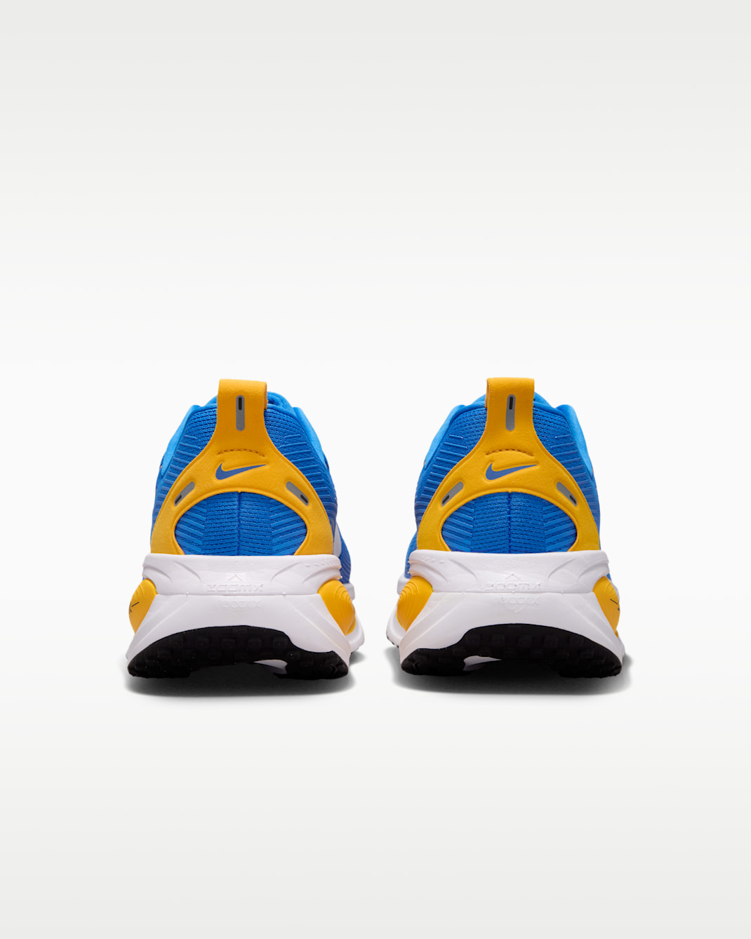 Nike Vomero 18 (Los Angeles Chargers) Men's NFL Road Running Shoes