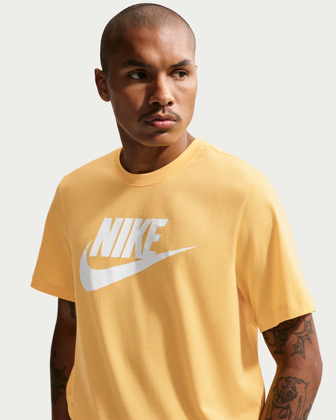 Playera para hombre Nike Sportswear - Oro topacio
