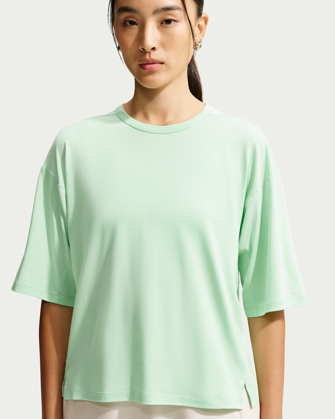 Nike 24.7 ImpossiblySoft Light Women's Dri-FIT Short-Sleeve T-Shirt - Cucumber Calm/Illusion Green