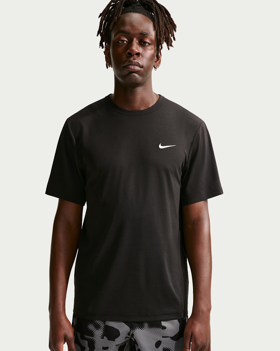 Nike Hyverse Men's Dri-FIT UV Training T-Shirt - Black/White