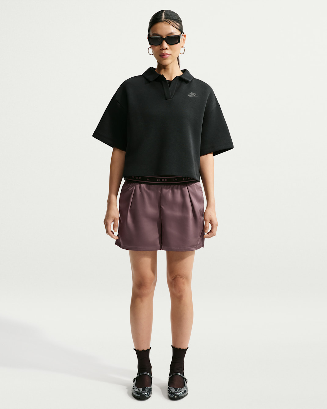 나이키 스포츠웨어 여성 루즈 핏 미드라이즈 새틴 쇼츠 - 타투/블랙