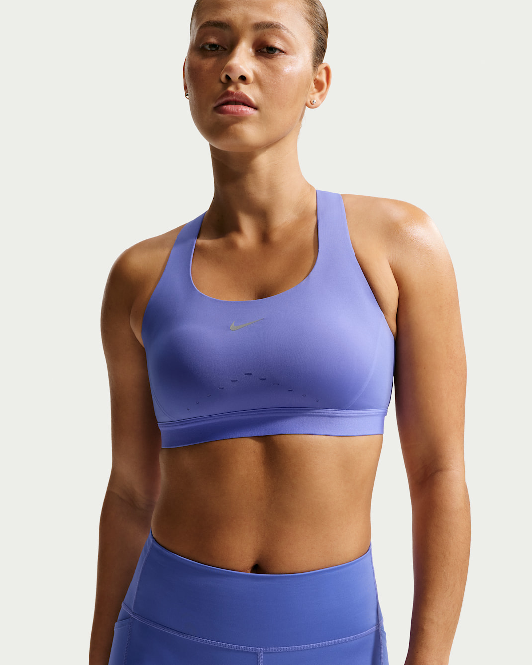 Bra deportivo de alta sujeción con forro ligero para mujer Nike Swift - Zafiro/Plata