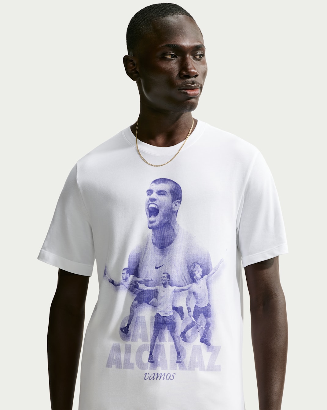 Playera de tenis con gráfico NikeCourt Dri-FIT para hombre Carlos Alcaraz - Blanco